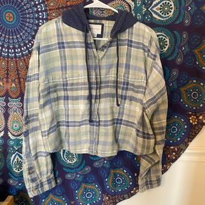 american eagle distressed cropped flannel with hood (size xl)